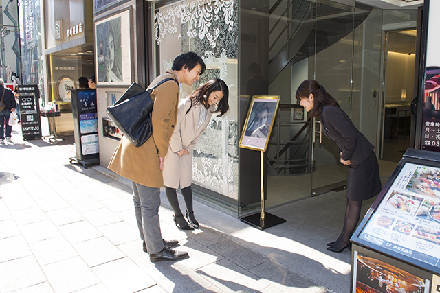 試着を終えて店を出る二人