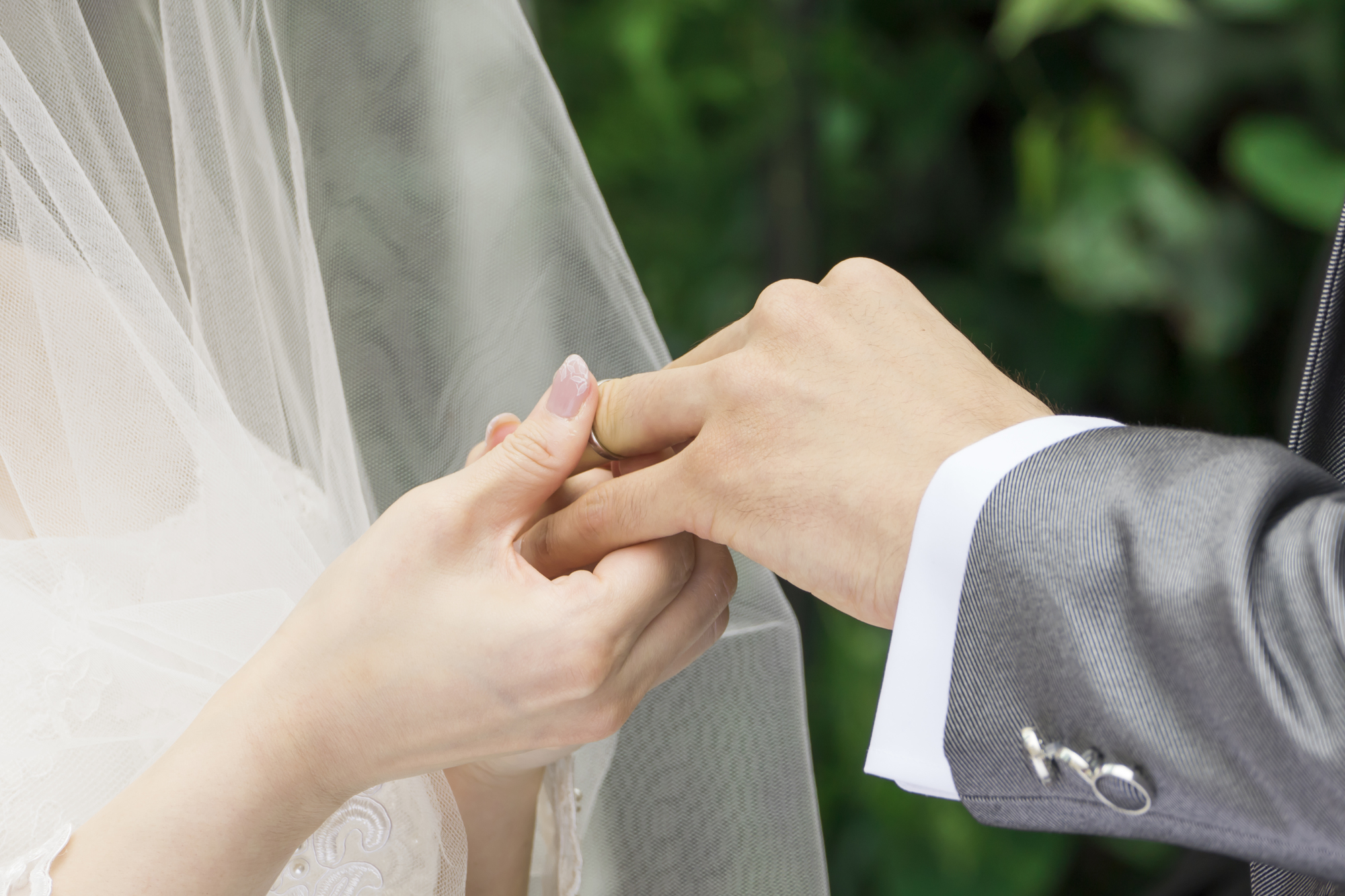 結婚指輪は折半でもいい？男女別に必要な予算はいくら？ 結婚指輪ランキング